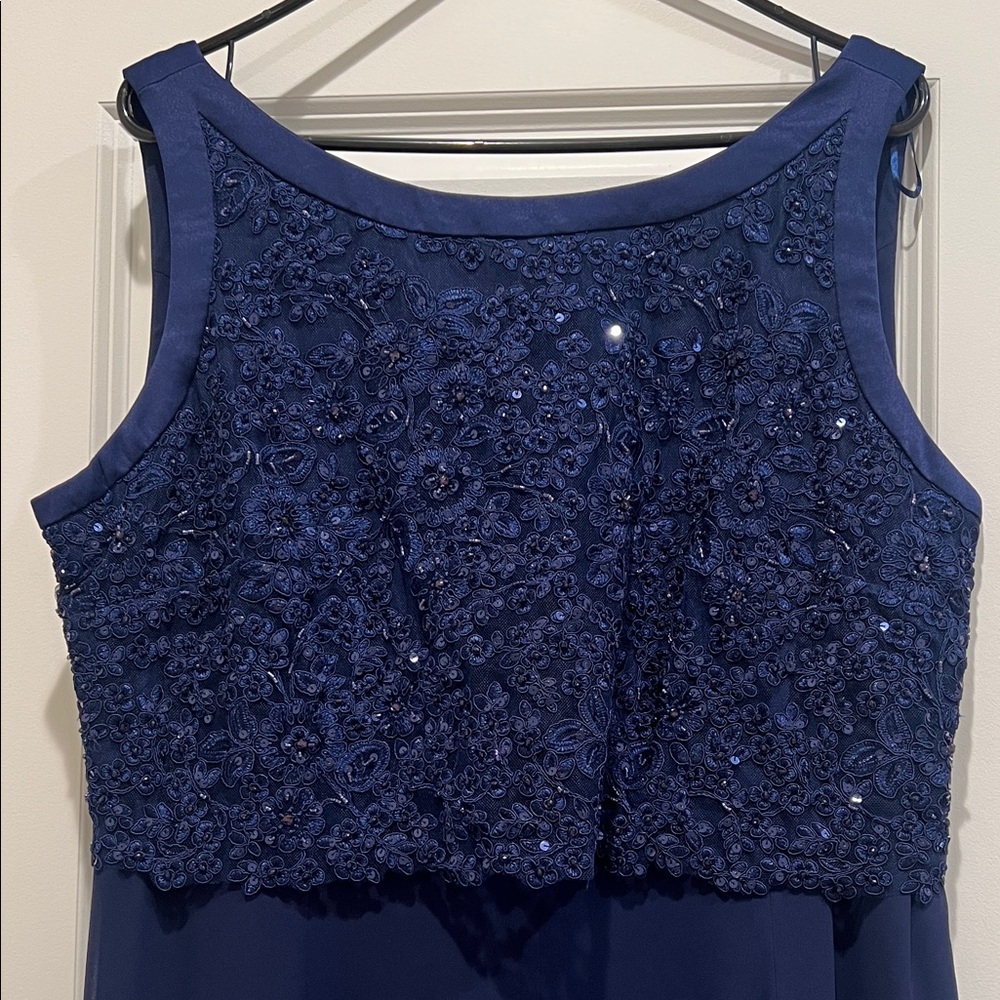 Elegant Navy Blue Sleeveless Dress